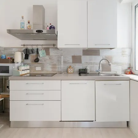 Guesthost - Cute Navigli Milánó