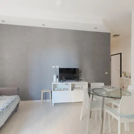 Guesthost - Cute Navigli Milánó