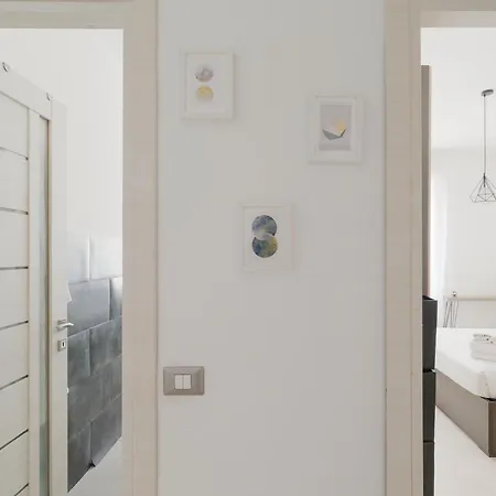 Guesthost - Cute Navigli Apartman *