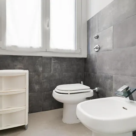 Guesthost - Cute Navigli *