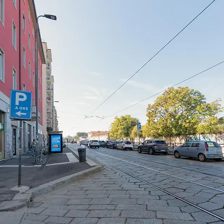 Guesthost - Cute Navigli Apartman *